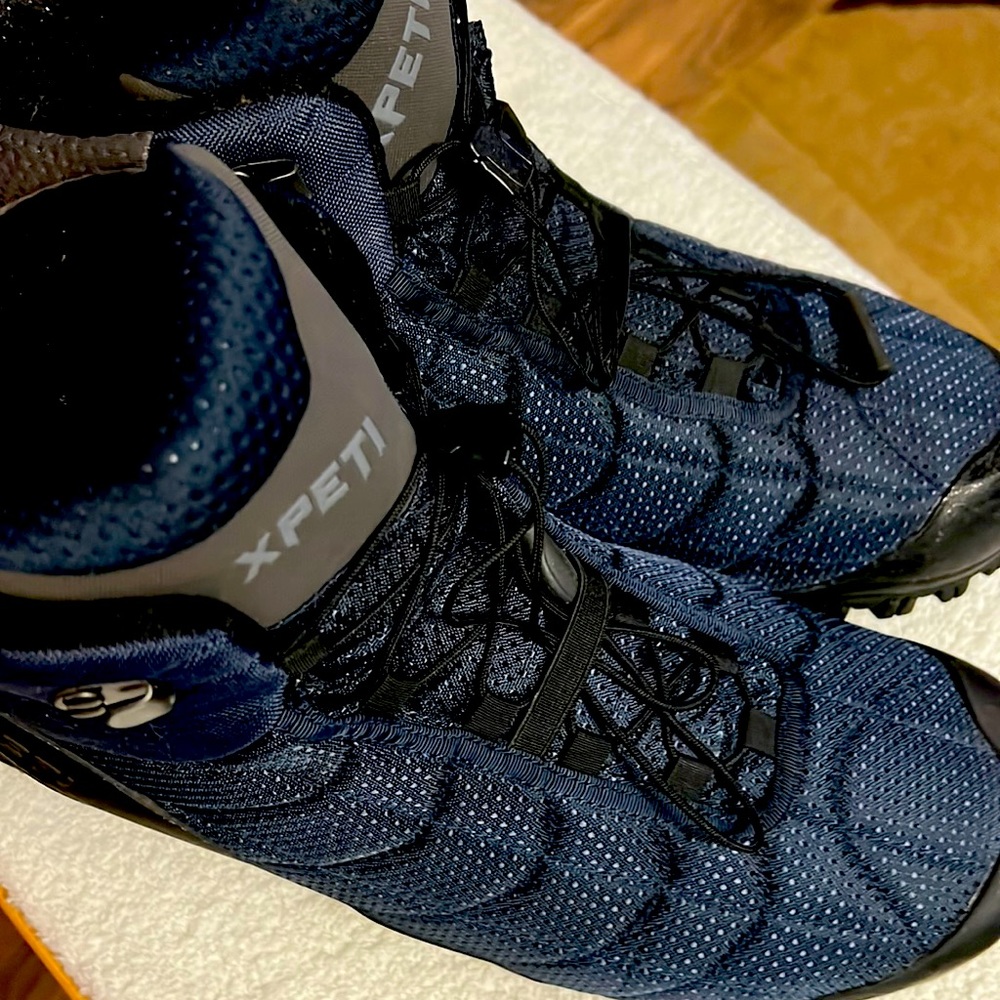 Men’s XPETI casual /work boots size 14. Thinsulate to keep you warm .